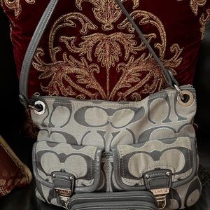 Coach Metalloc Gray and Silver Signature Poppy Shoulder Bag in EUC